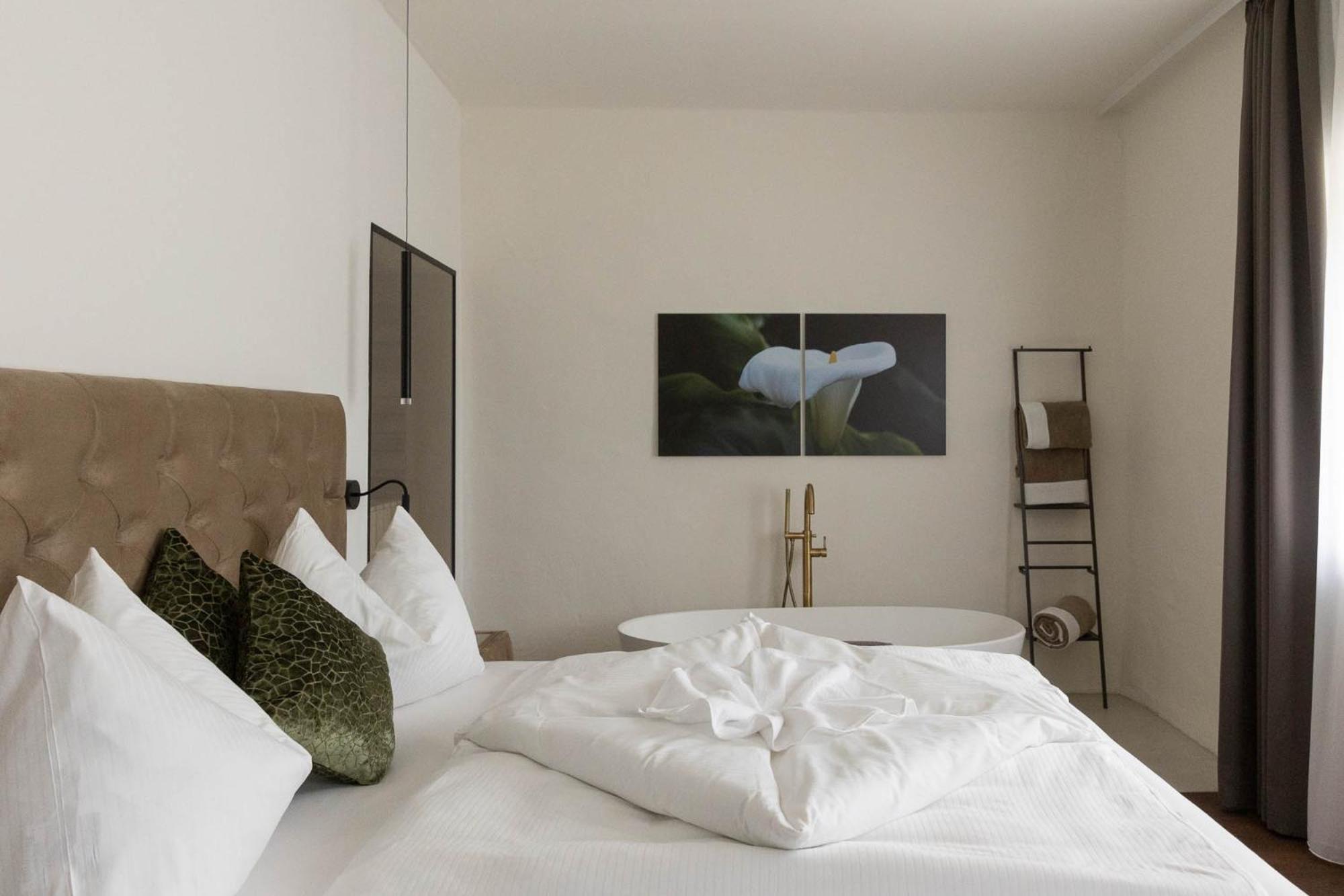 Ansitz Battisti Suites (Adults Only) 卡尔达罗 客房 照片